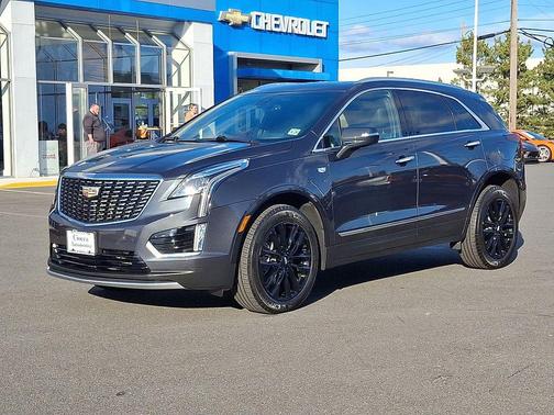 2022 Cadillac XT5 Premium Luxury