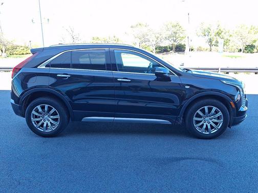 Stellar Black Metallic 2022 Cadillac XT4 Premium Luxury