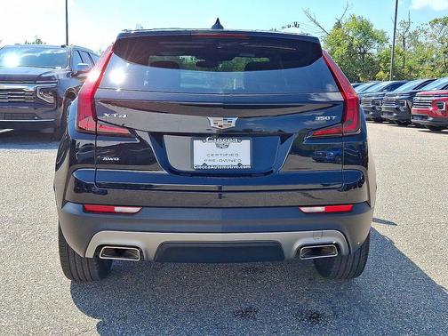 2022 Cadillac XT4 Premium Luxury