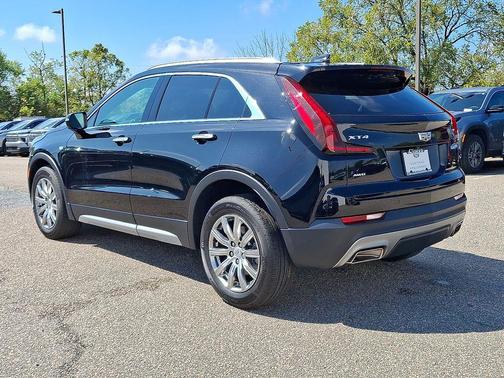 2022 Cadillac XT4 Premium Luxury