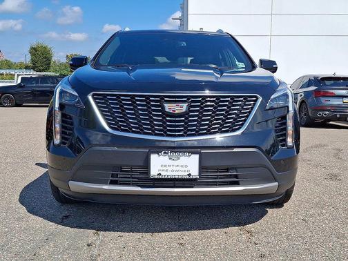 2022 Cadillac XT4 Premium Luxury