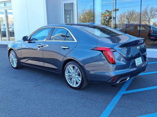 2022 Cadillac CT4 Premium Luxury