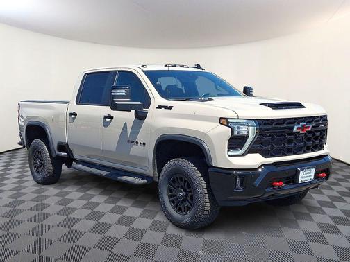 White Sands 2026 Chevrolet Silverado 2500 Crew Cab, Standard Bed, XR2, 4WD