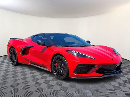 Red 2022 Chevrolet Corvette Stingray w/2LT