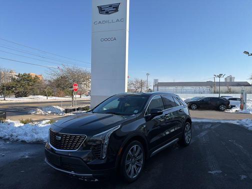 2022 Cadillac XT4 Premium Luxury