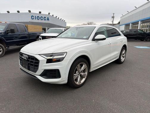 2022 Audi Q8 55 Premium