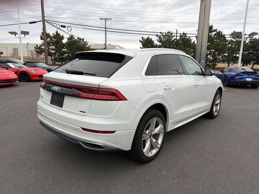 2022 Audi Q8 55 Premium