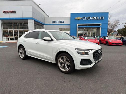 2022 Audi Q8 55 Premium