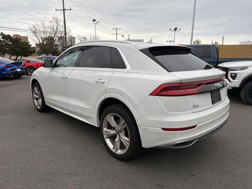 2022 Audi Q8 55 Premium