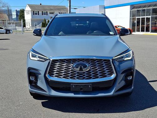 2023 INFINITI QX55 LUXE