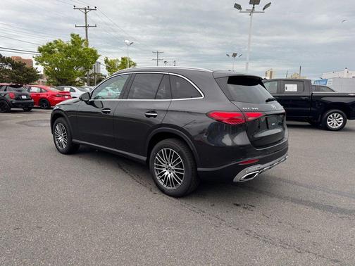 Black 2026 Mercedes-Benz GLC 300 4MATIC
