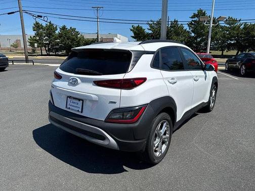 2022 Hyundai KONA SEL