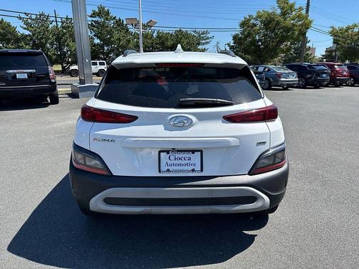 2022 Hyundai KONA SEL