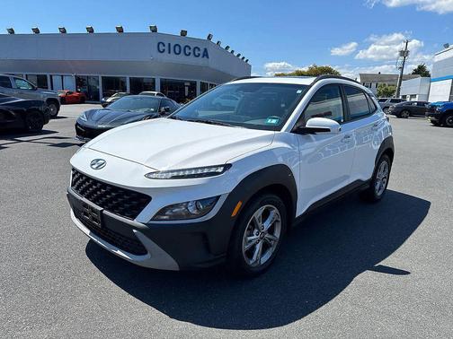 2022 Hyundai KONA SEL