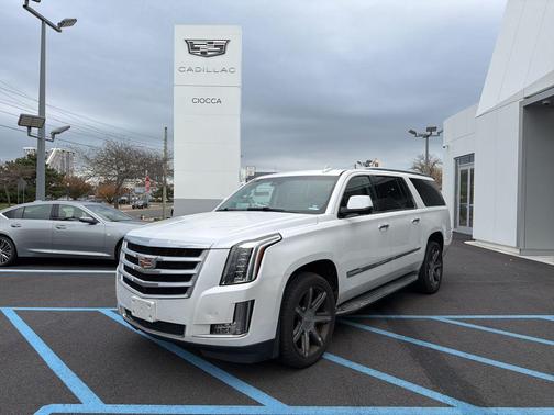 2016 Cadillac Escalade ESV Luxury