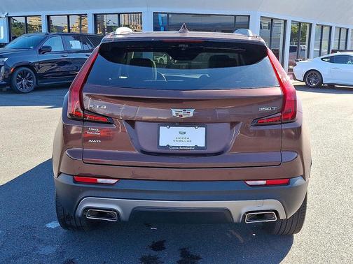 2022 Cadillac XT4 Premium Luxury