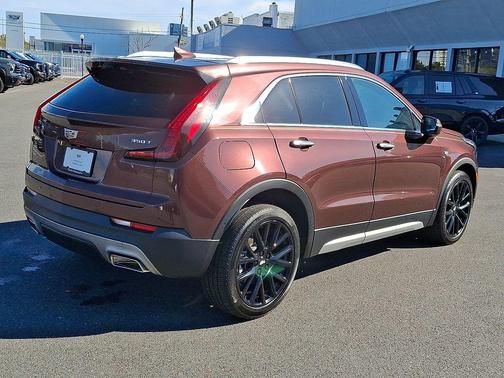 2022 Cadillac XT4 Premium Luxury