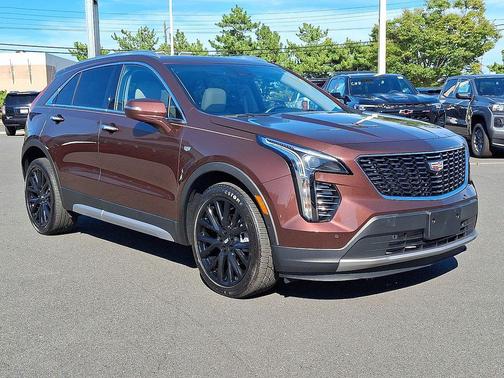 2022 Cadillac XT4 Premium Luxury