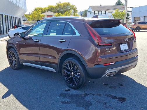 2022 Cadillac XT4 Premium Luxury