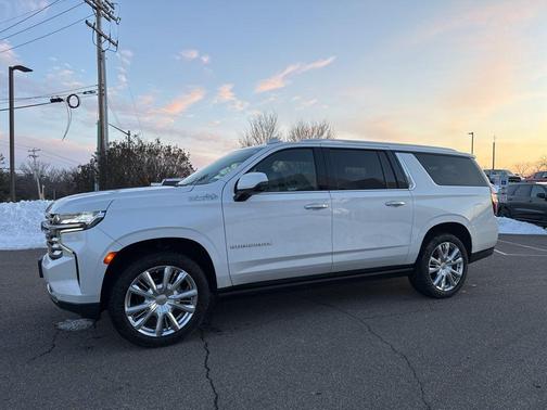2022 Chevrolet Suburban High Country