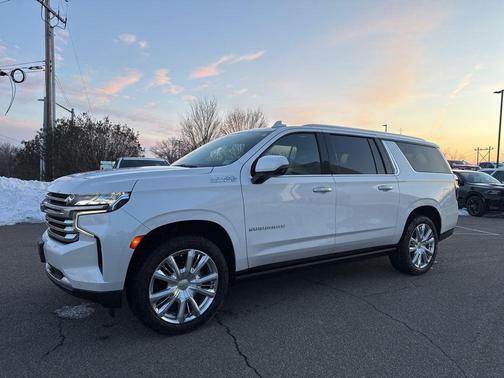 2022 Chevrolet Suburban High Country