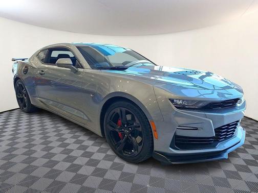 Sharkskin Metallic 2023 Chevrolet Camaro 2SS