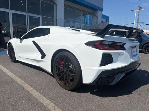 Arctic White 2023 Chevrolet Corvette Stingray w/3LT