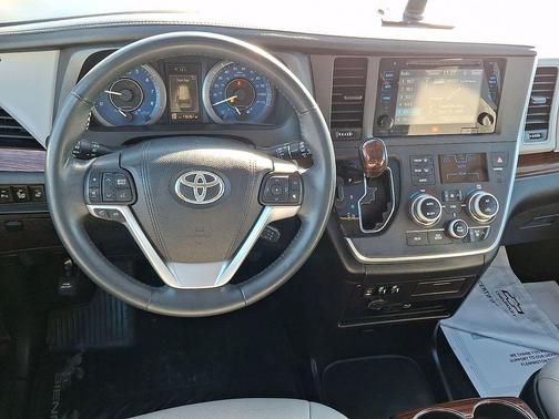 2017 Toyota Sienna Limited