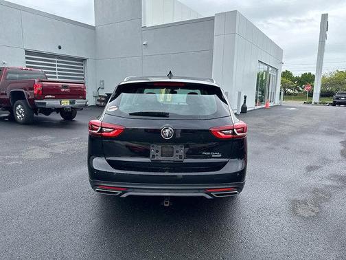 2019 Buick Regal TourX AWD Essence