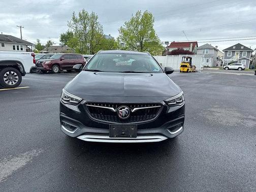 2019 Buick Regal TourX AWD Essence