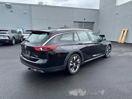 2019 Buick Regal TourX AWD Essence