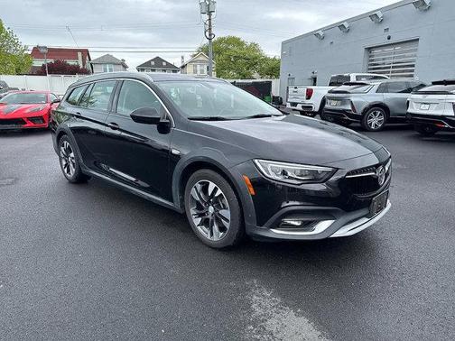 2019 Buick Regal TourX AWD Essence