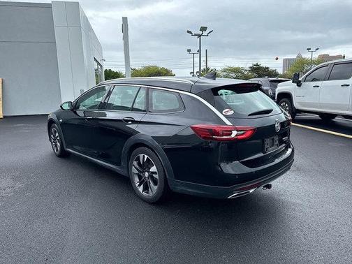 2019 Buick Regal TourX AWD Essence