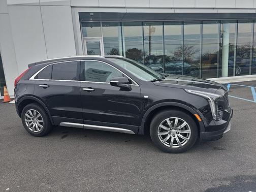 2022 Cadillac XT4 Premium Luxury