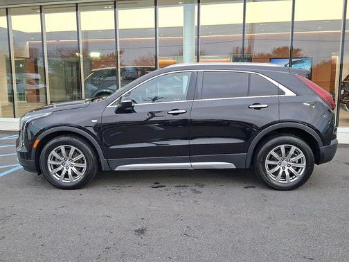 2022 Cadillac XT4 Premium Luxury