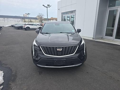 2022 Cadillac XT4 Premium Luxury