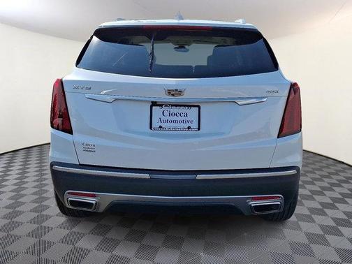 2022 Cadillac XT5 Premium Luxury