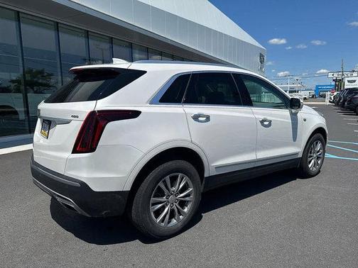 2022 Cadillac XT5 Premium Luxury