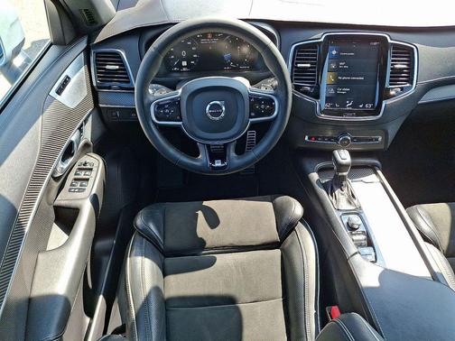 2019 Volvo XC90 T6 R-Design
