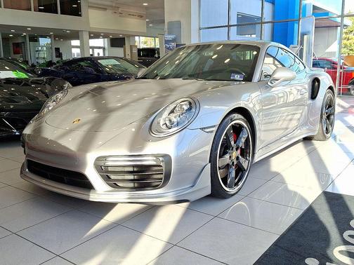 GT Silver Metallic 2018 Porsche 911 Turbo