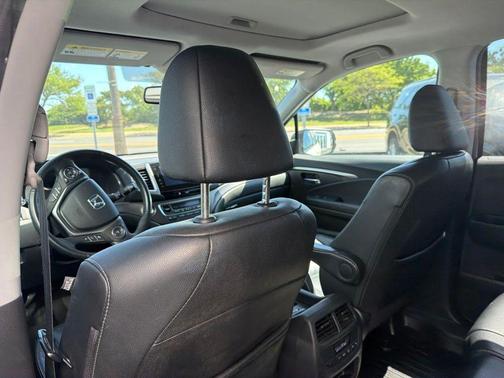 White Diamond Pearl 2017 Honda Pilot EX-L