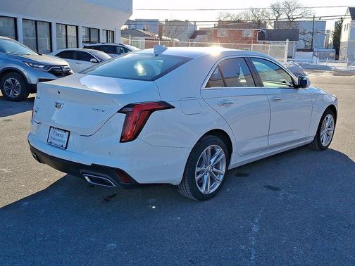 2023 Cadillac CT4 Luxury
