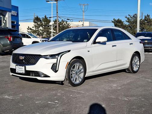 2023 Cadillac CT4 Luxury