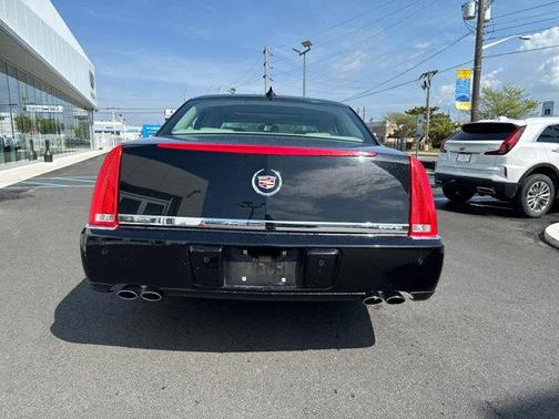2011 Cadillac DTS Premium Collection
