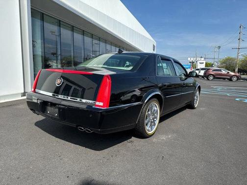 2011 Cadillac DTS Premium Collection