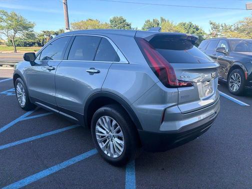 Argent Silver Metallic 2024 Cadillac XT4 Luxury