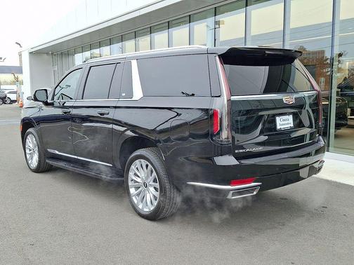 2023 Cadillac Escalade ESV Luxury
