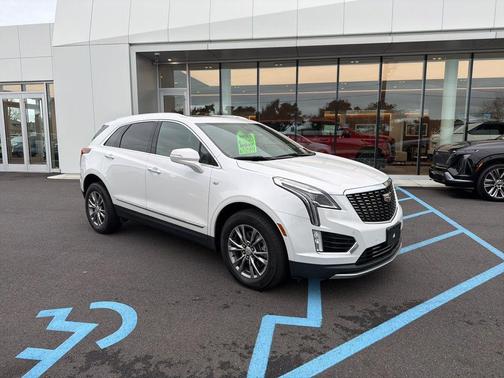 2022 Cadillac XT5 Premium Luxury