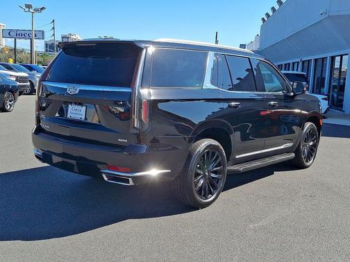 2022 Cadillac Escalade Luxury