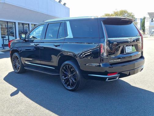 2022 Cadillac Escalade Luxury
